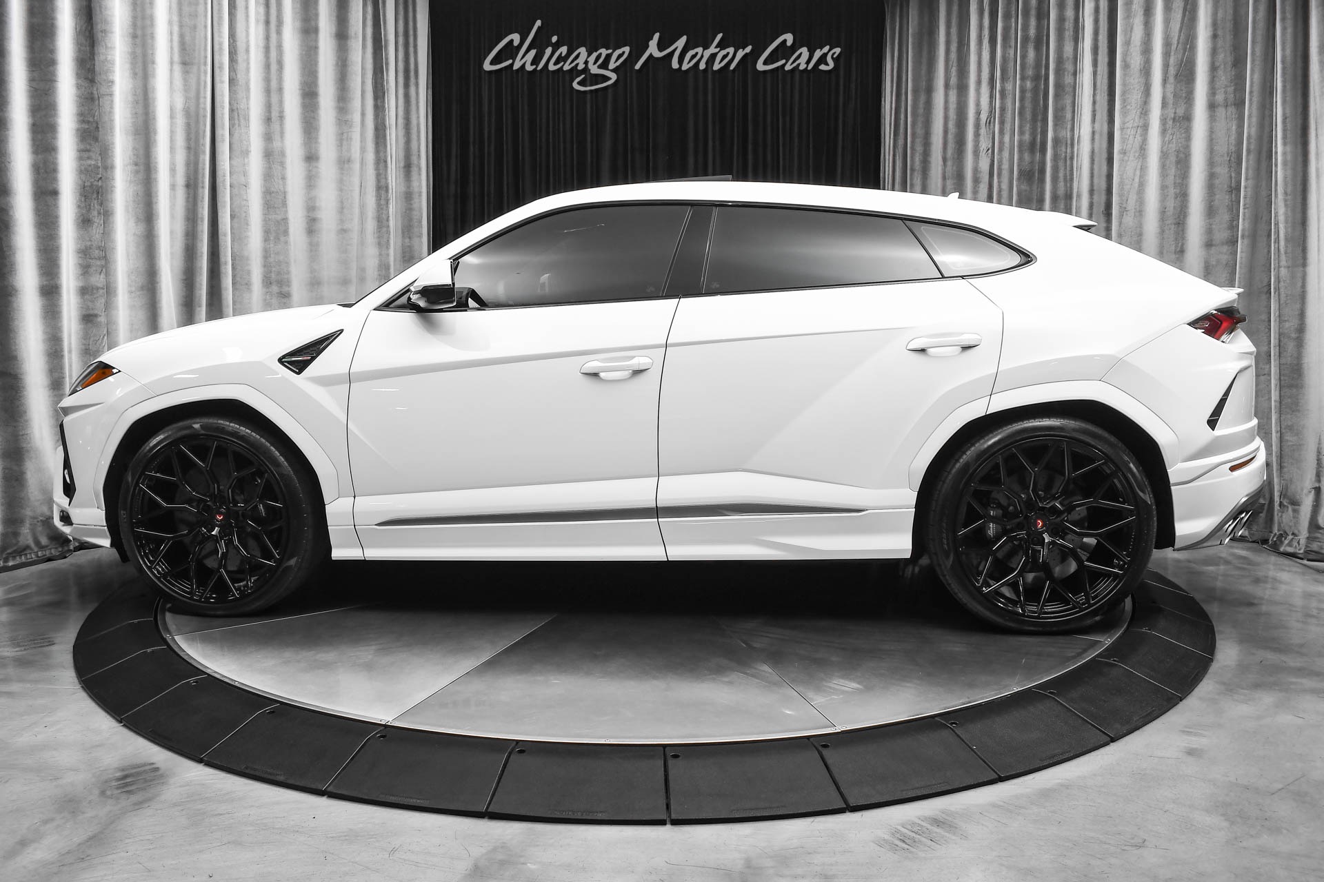 Used-2020-Lamborghini-Urus-SUV-VOSSEN-Wheels-Upgraded-Exhaust-B-O-3D-Comfort-Seats