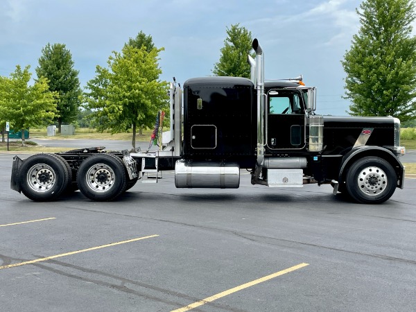 Used 2013 Peterbilt 389 GLIDER! CAT 6NZ - 500 HORSEPOWER - 15 SPEED MANUAL for sale Sold at Chicago Motor Cars in West Chicago IL 60185 4