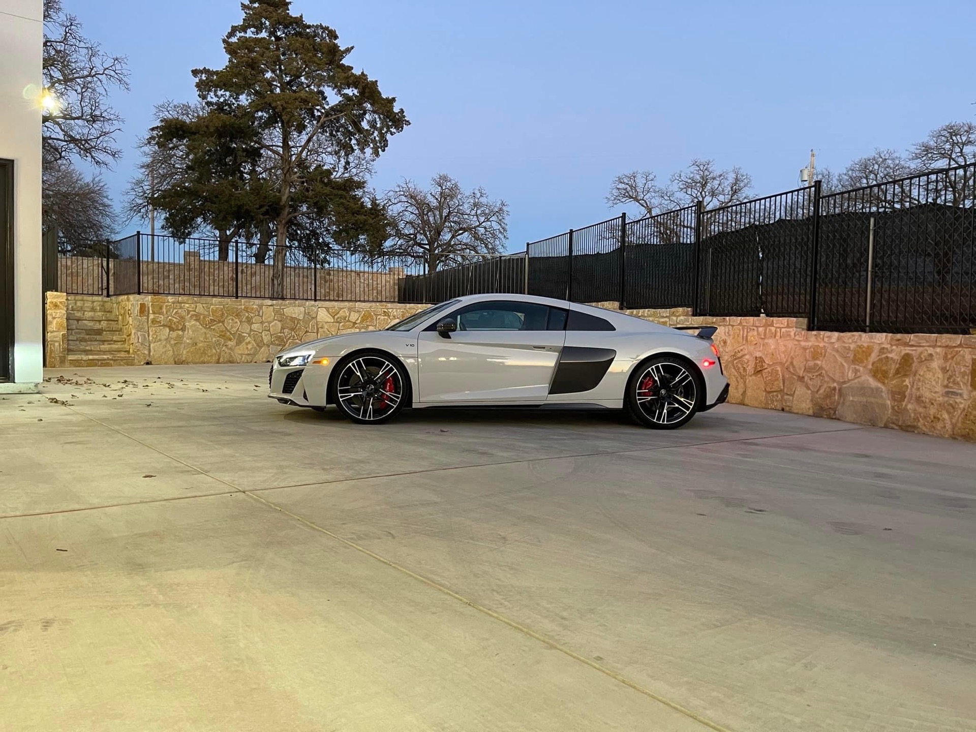 Used-2020-Audi-R8-52-quattro-V10-performance-Coupe-ONLY-1K-Miles-Suzuka-Grey-Carbon-LOADED