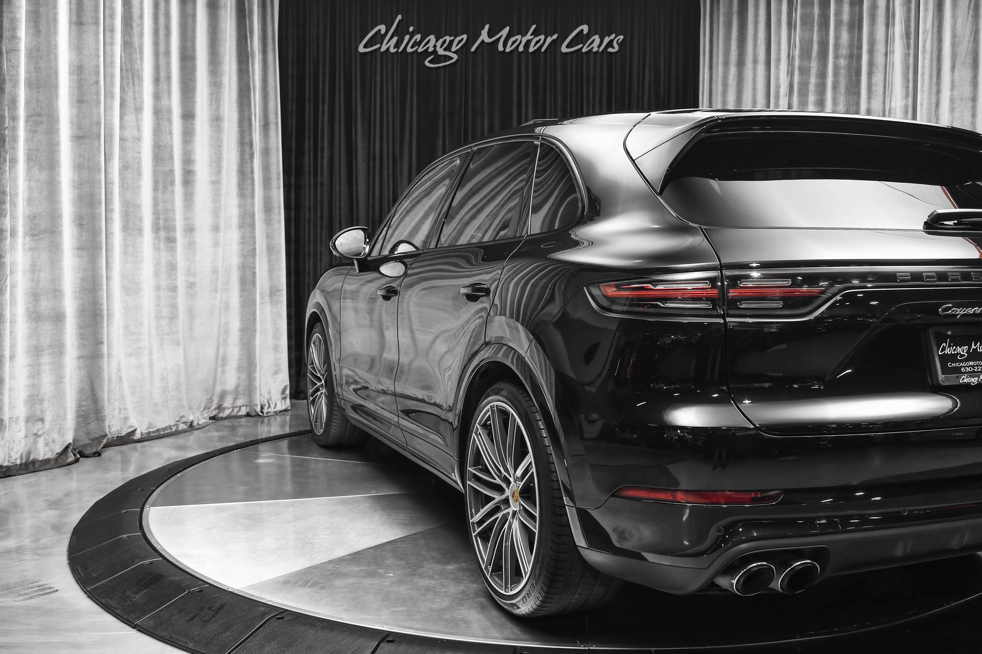 Used-2019-Porsche-Cayenne-Turbo-SUV-Premium-Pkg-Plus-Carbon-Pkg-Sport-Exhaust-LOADED