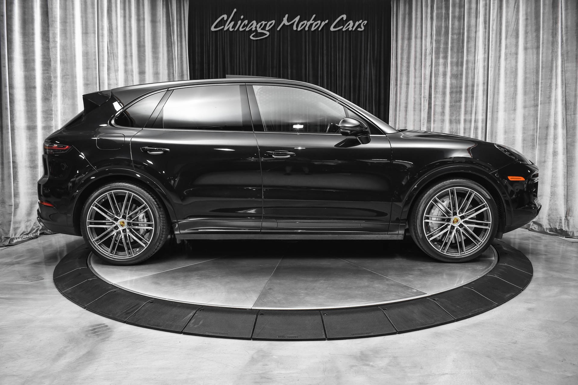 Used-2019-Porsche-Cayenne-Turbo-SUV-Premium-Pkg-Plus-Carbon-Pkg-Sport-Exhaust-LOADED