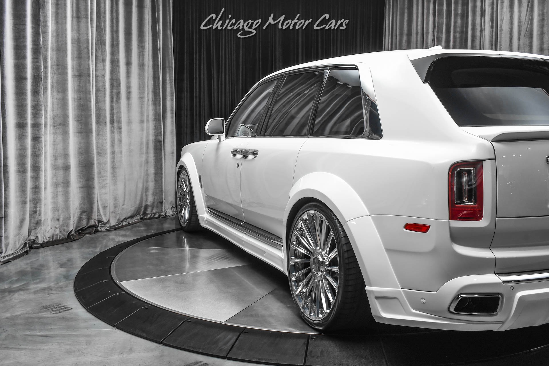 Used-2022-Rolls-Royce-Cullinan-SUV-ONLY-218-Miles-NOVITEC-WIDEBODY-Shooting-Star-Headliner-HUGE-MSRP