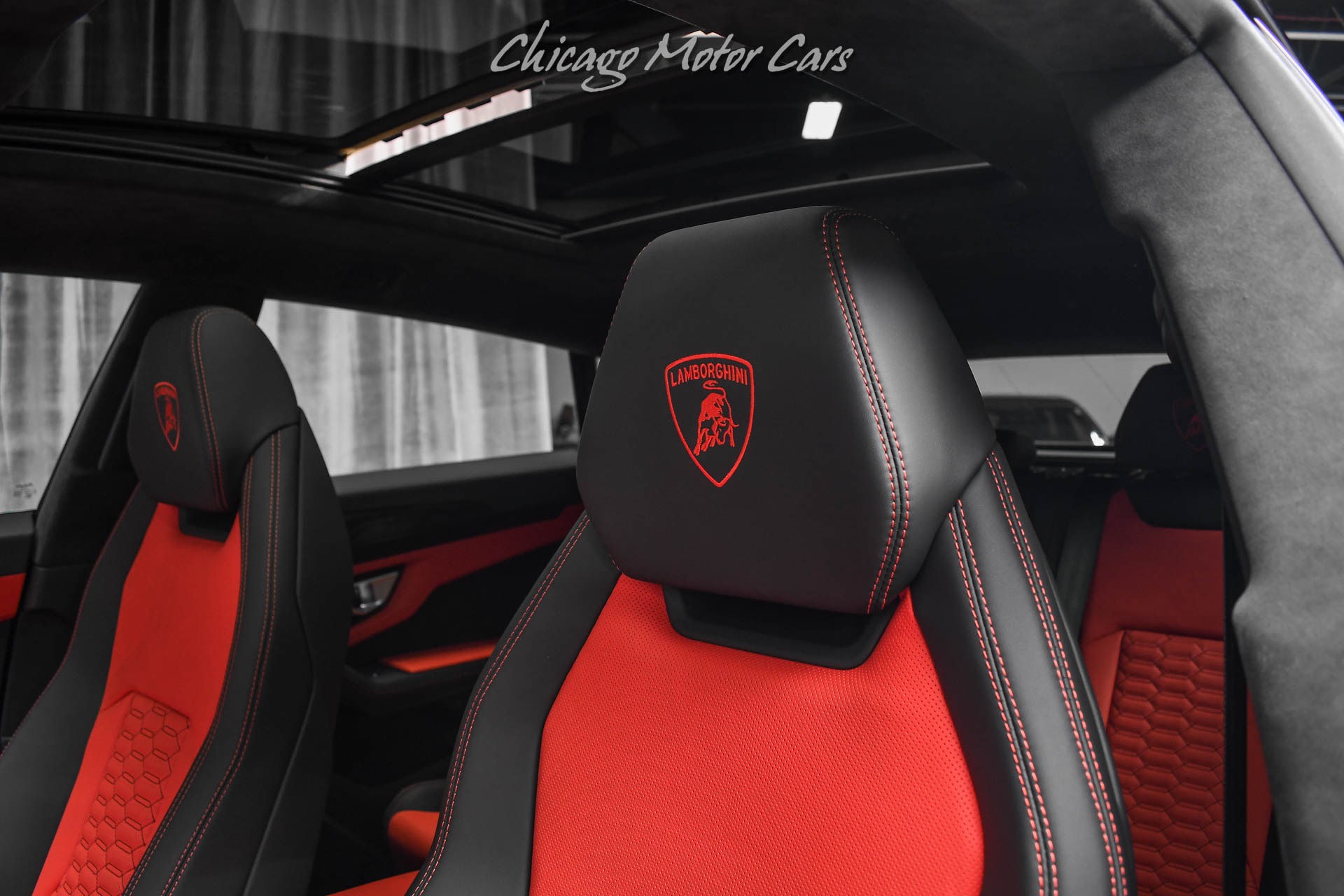 Used-2022-Lamborghini-Urus-SUV-ONLY-79-Miles-HOT-Color-Combo-TONS-of-Carbon-LOADED