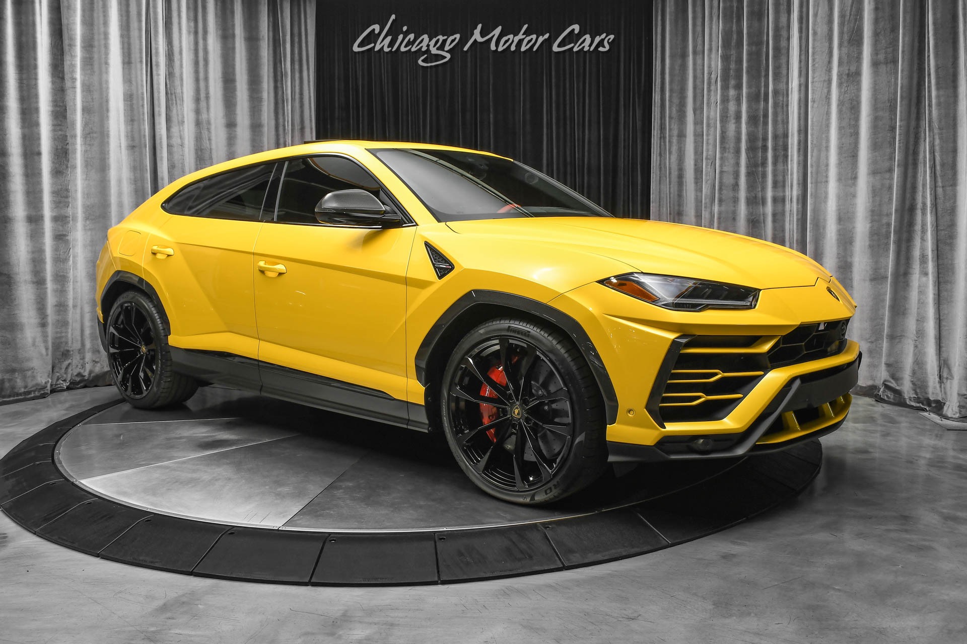 Used-2022-Lamborghini-Urus-SUV-ONLY-79-Miles-HOT-Color-Combo-TONS-of-Carbon-LOADED