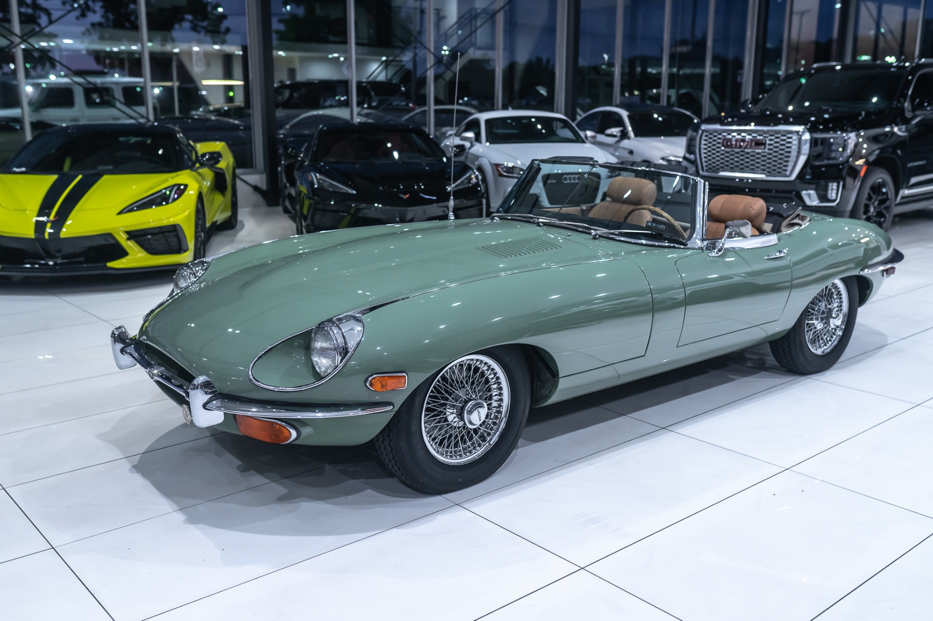 Used-1970-Jaguar-XKE-Series-II-Roadster-42L-Willow-Green-Collector-Condition