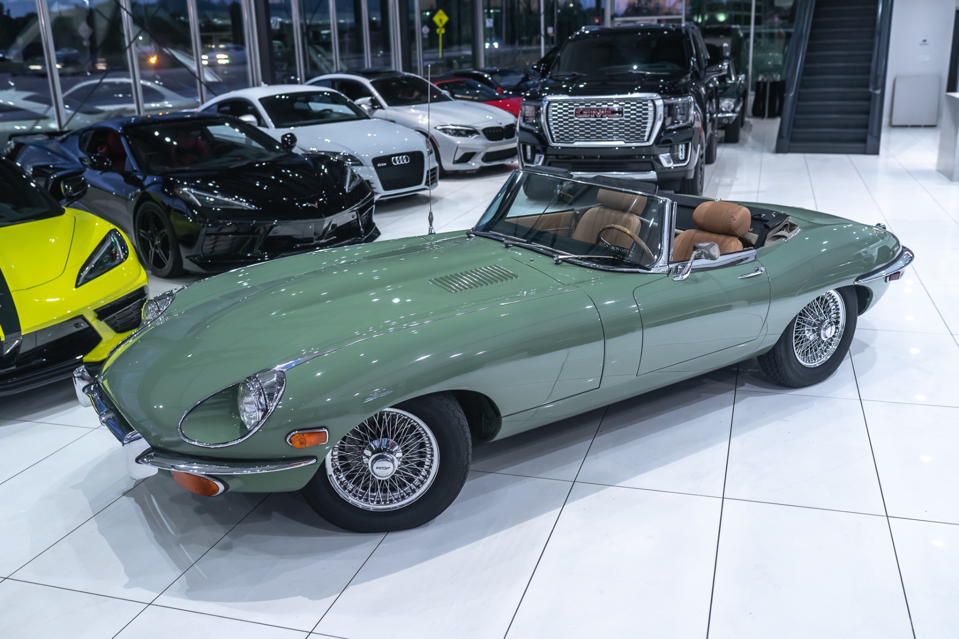 Used-1970-Jaguar-XKE-Series-II-Roadster-42L-Willow-Green-Collector-Condition