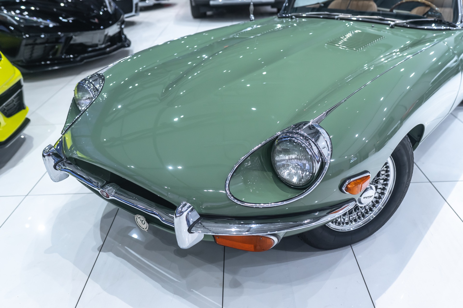 Used-1970-Jaguar-XKE-Series-II-Roadster-42L-Willow-Green-Collector-Condition