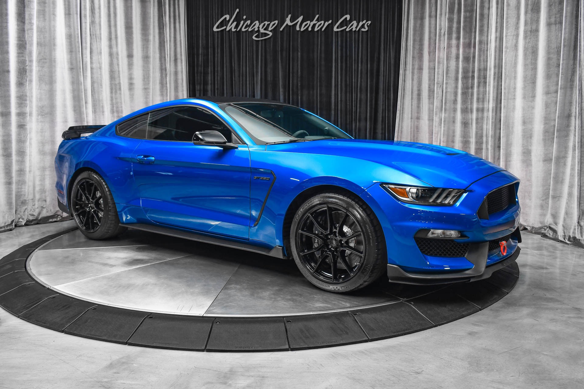 Used-2019-Ford-Mustang-Shelby-GT350-6-Speed-Manual-Flat-plane-526HP-Collectible-New-Tires