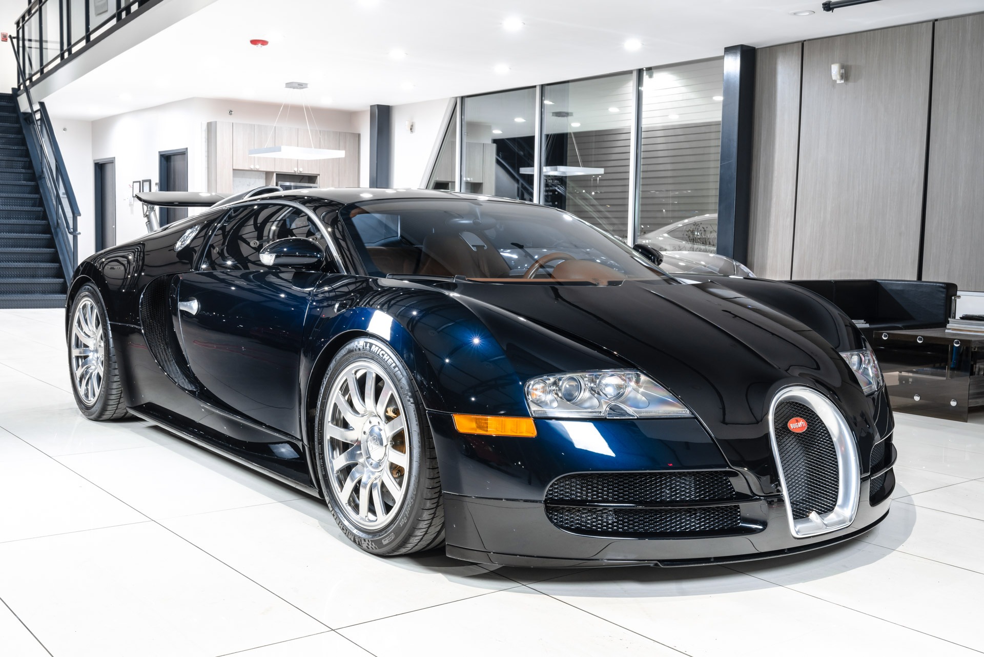 Used-2006-Bugatti-Veyron-164-Coupe-Recent-Service-at-Bugatti-STUNNING-Color-Combo-Cognac-Interior