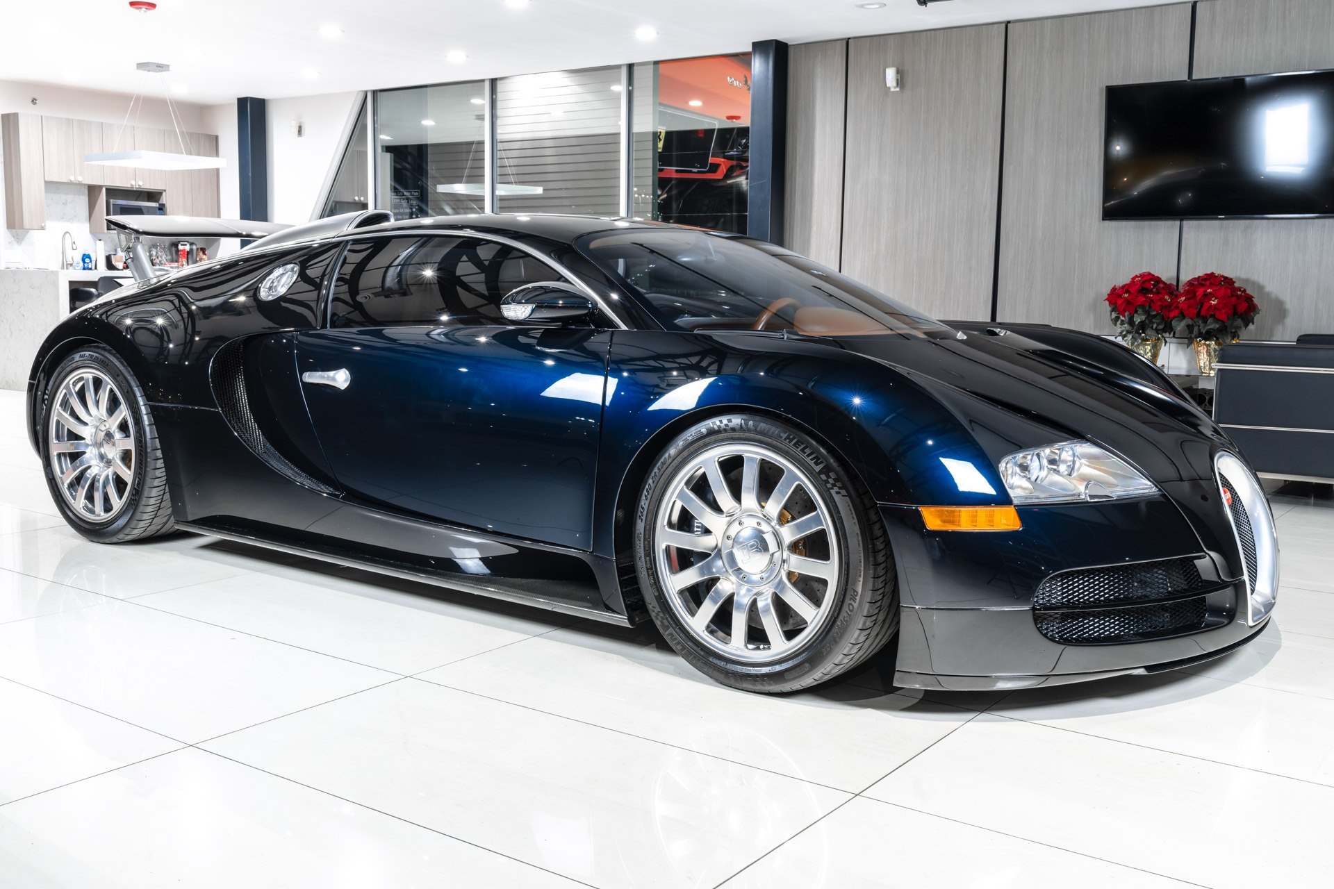 Used-2006-Bugatti-Veyron-164-Coupe-Recent-Service-at-Bugatti-STUNNING-Color-Combo-Cognac-Interior