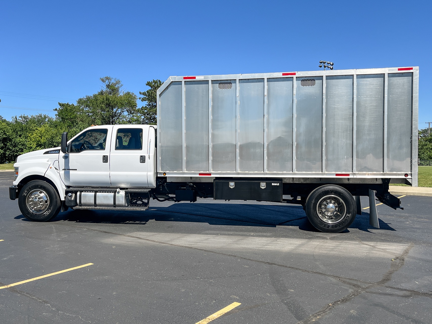 Used-2017-Ford-F-750-Super-Duty-Crew-Cab-Chipper-Truck---PowerStroke-Diesel---Automatic---LOW-MILES