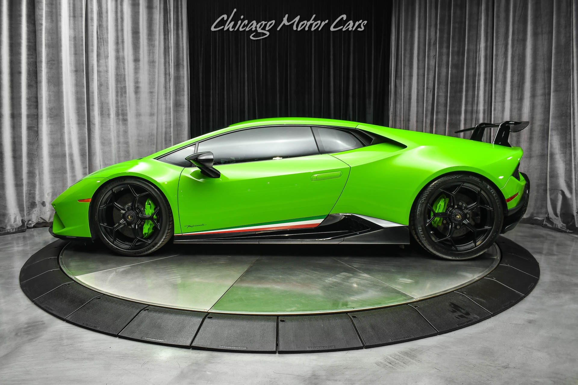 Used-2018-Lamborghini-Huracan-LP640-4-Performante-VERDE-MANTIS-FINISH-FORGED-CARBON-ENGINE-BAY-LOADED