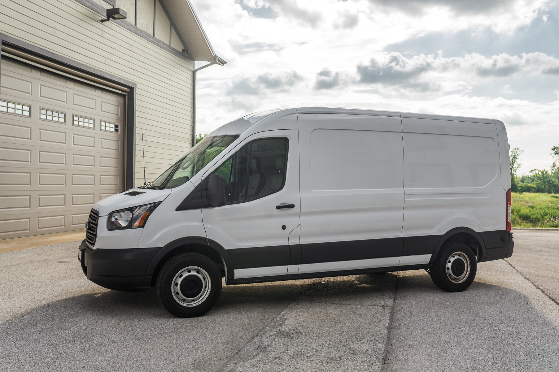 Used-2019-Ford-Transit-Cargo-250-148-WB-Cargo-Van-Built-in-Shelving