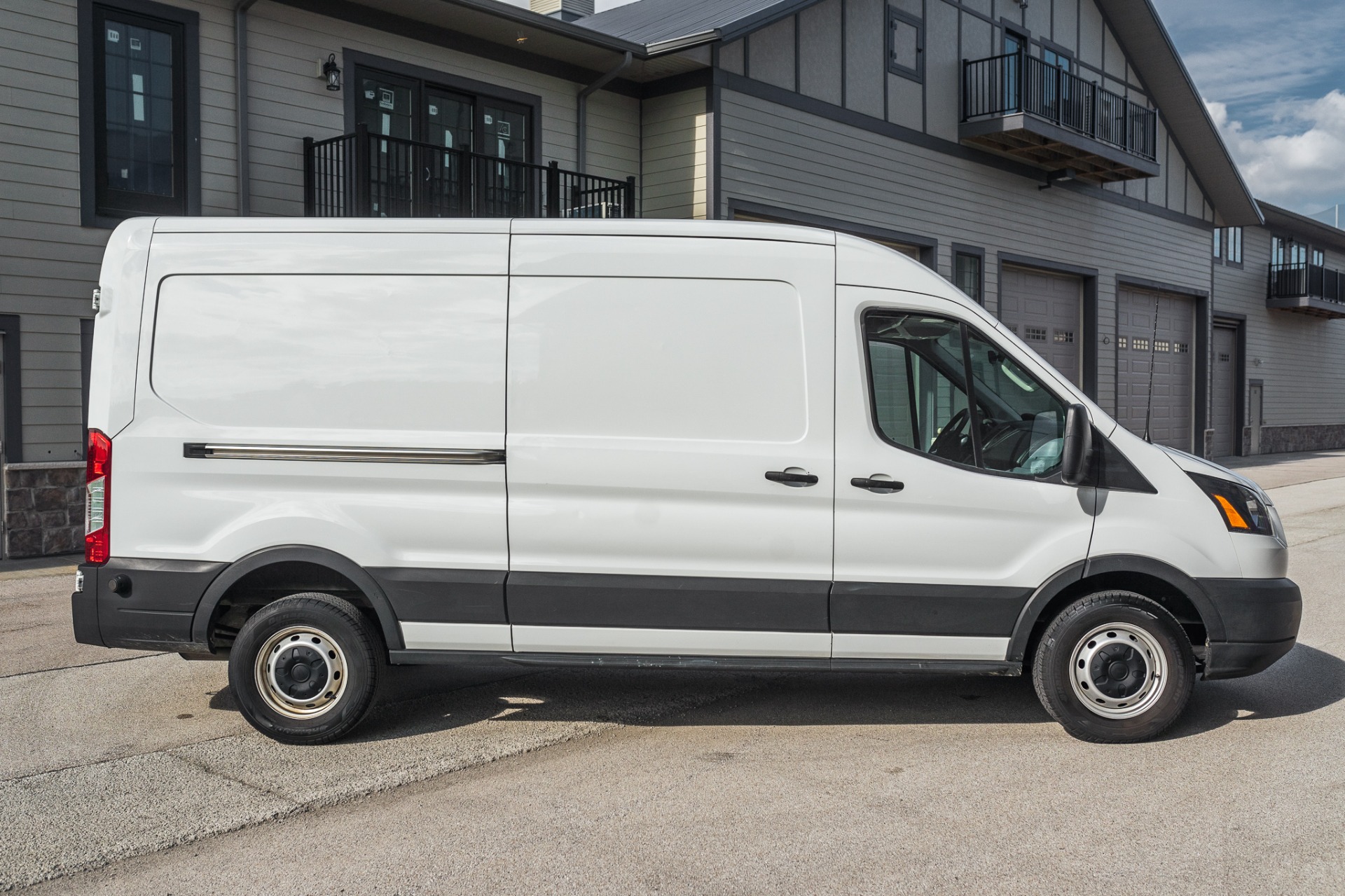 Used-2019-Ford-Transit-Cargo-250-148-WB-Cargo-Van-Built-in-Shelving