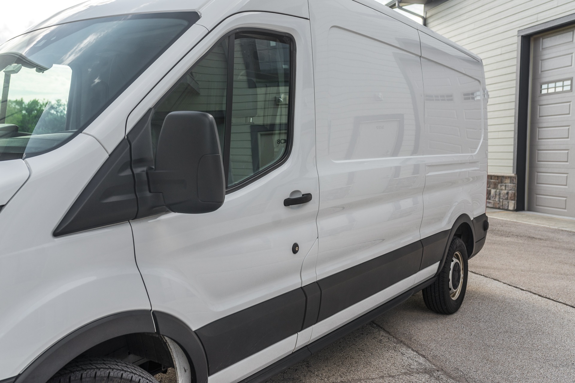 Used-2019-Ford-Transit-Cargo-250-148-WB-Cargo-Van-Built-in-Shelving