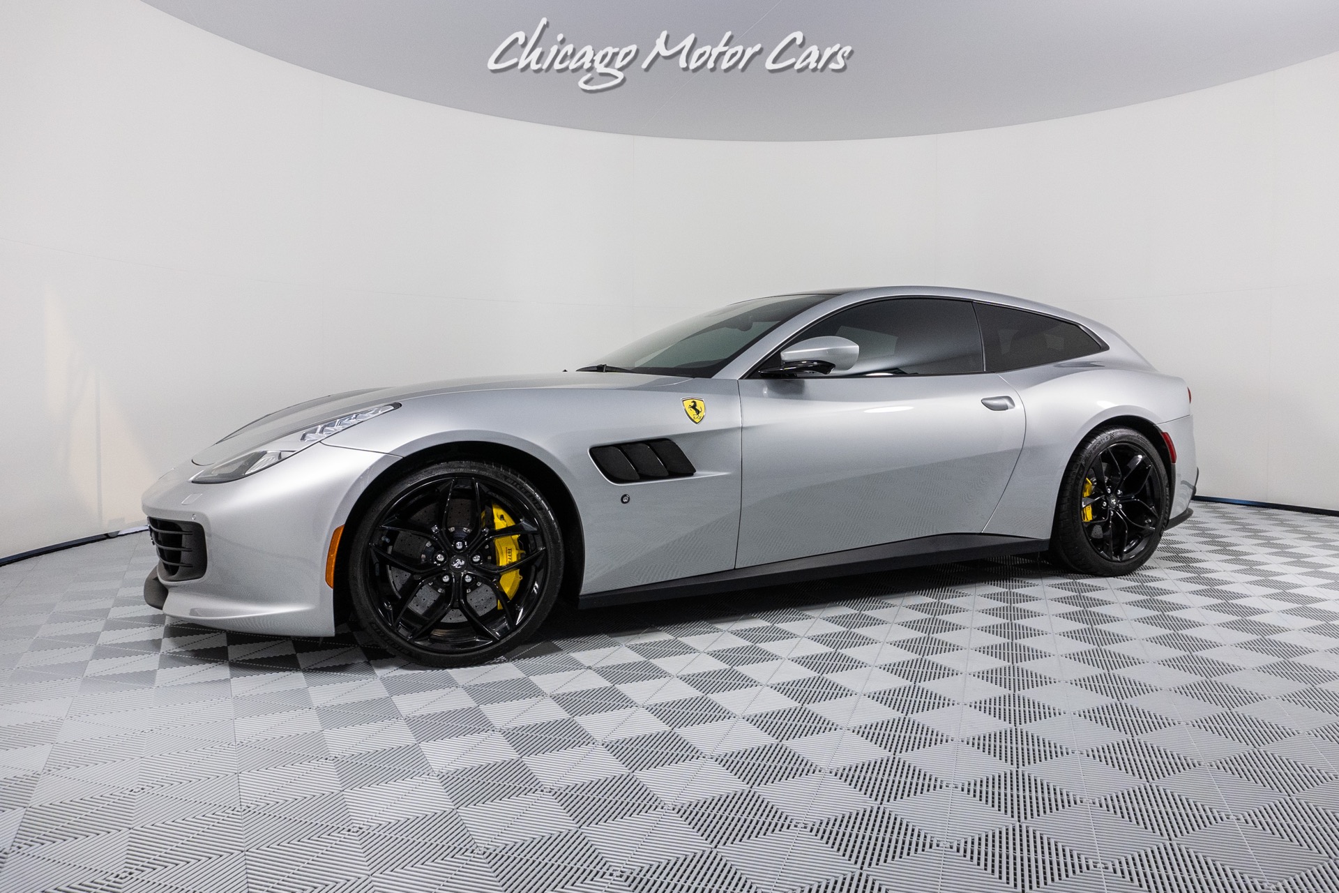 Used-2019-Ferrari-GTC4Lusso-T-ONLY-8K-MILES-REAR-WHEEL-STEERING-LOADED