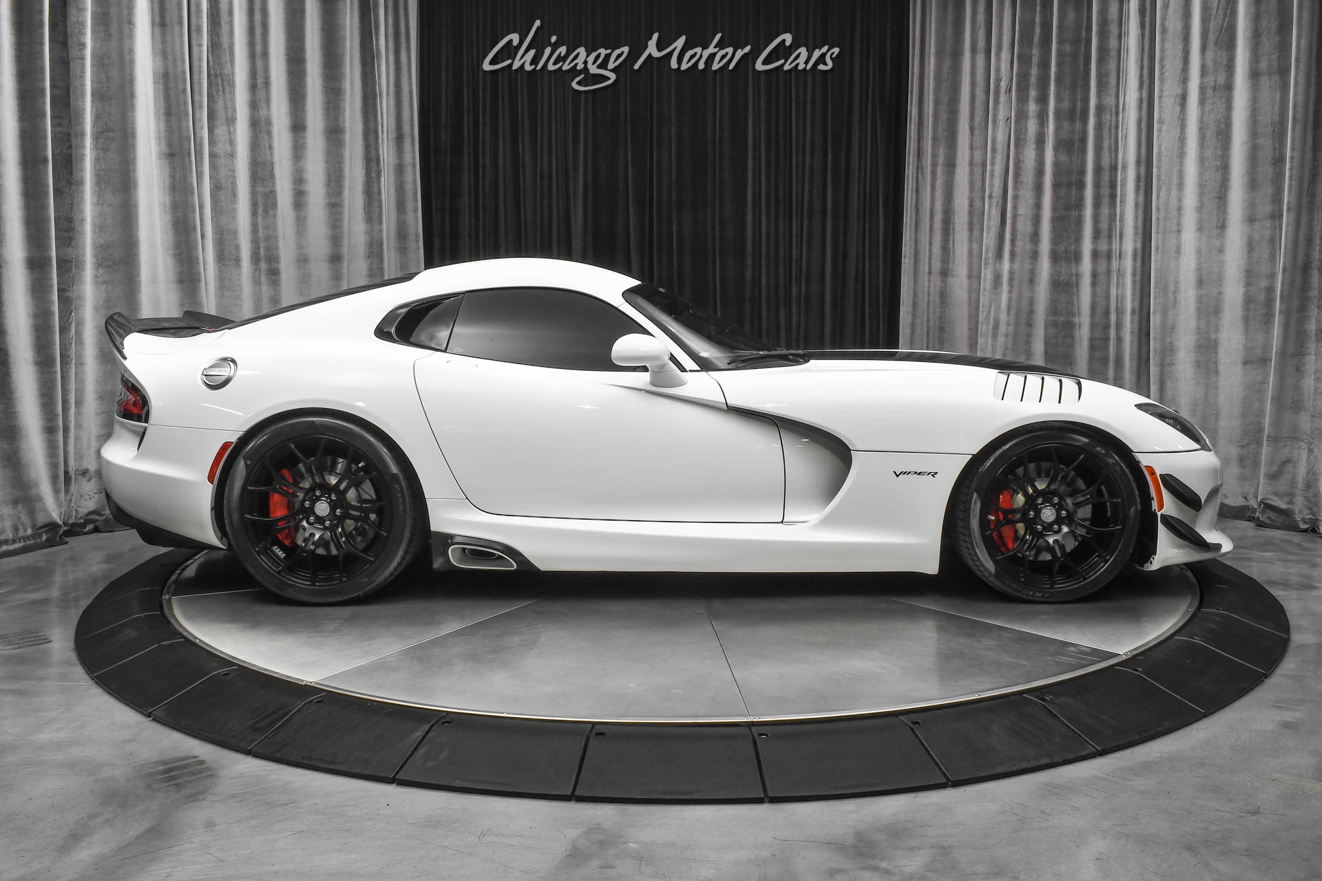 Used-2014-Dodge-Viper-GTS-Coupe-LOW-Miles-SRT-Audio-Carbon-Fiber-ACR-Hood--Diffuser-LOADED