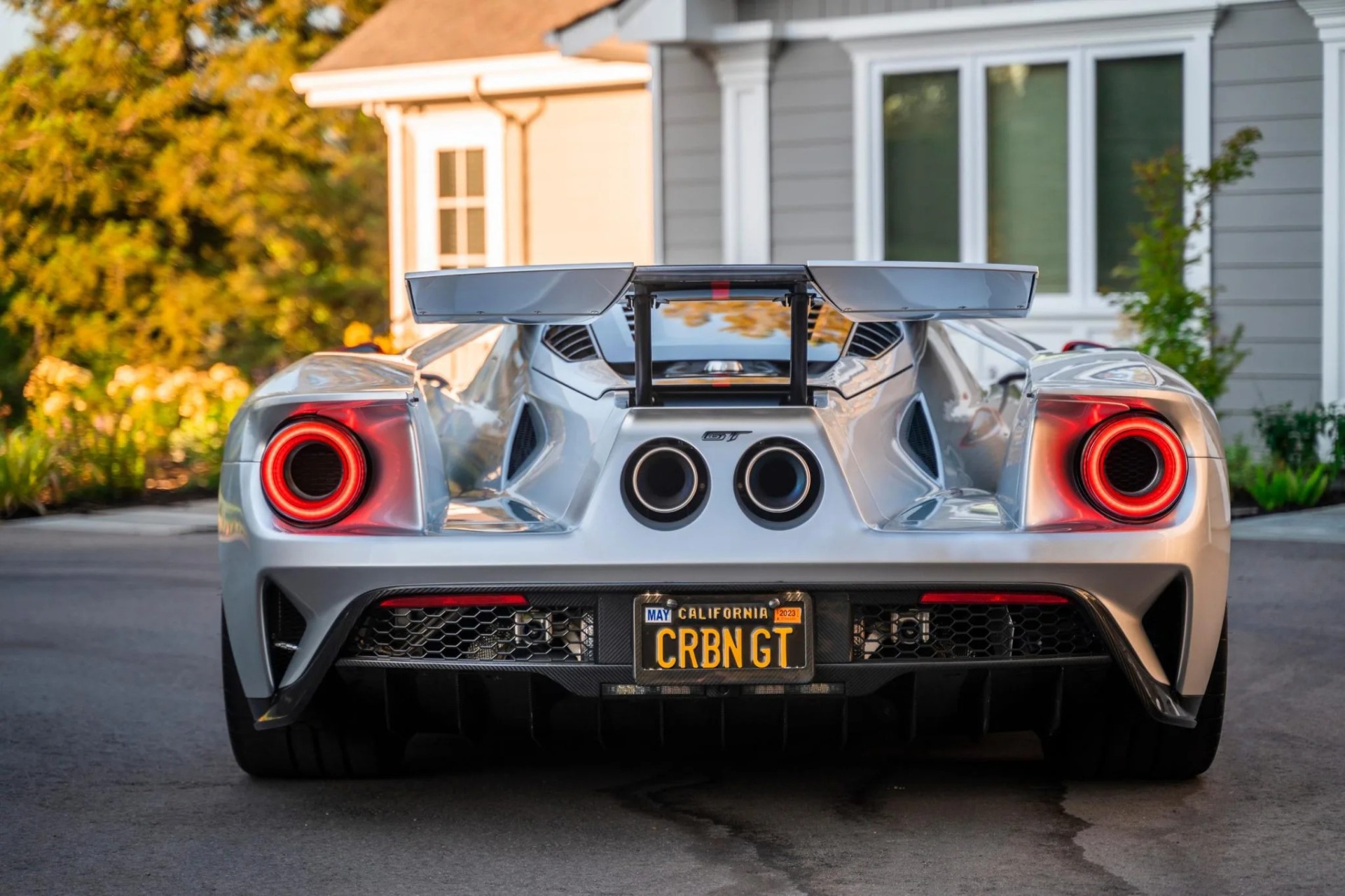 Used-2019-Ford-GT-Carbon-Series-Coupe-ONLY-800-Miles-Exterior-Carbon-Pack-Carbon-Wheels