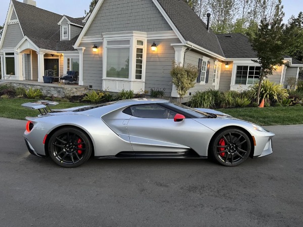 Used-2019-Ford-GT-Carbon-Series-Coupe-ONLY-800-Miles-Exterior-Carbon-Pack-Carbon-Wheels