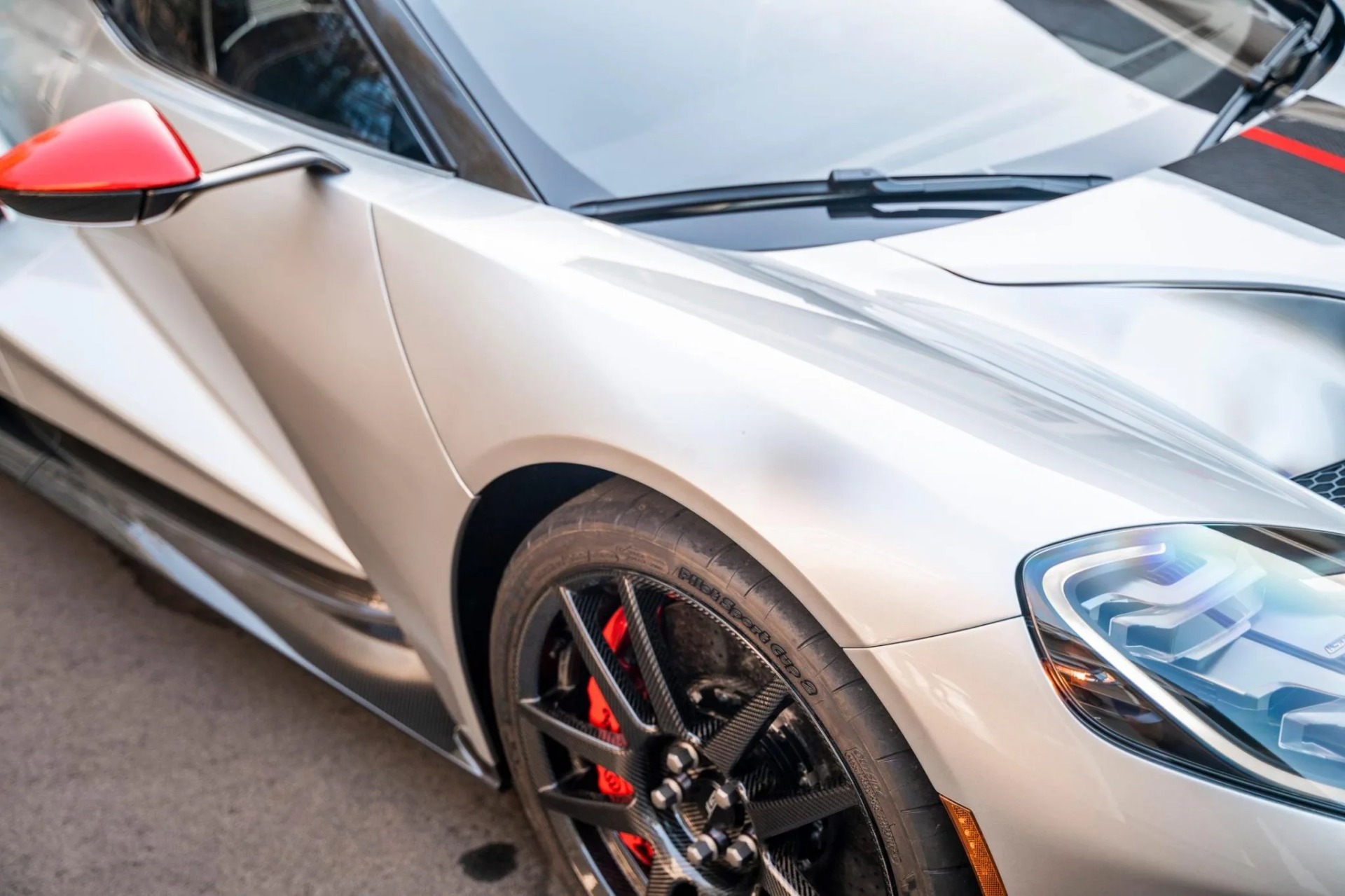 Used-2019-Ford-GT-Carbon-Series-Coupe-ONLY-800-Miles-Exterior-Carbon-Pack-Carbon-Wheels