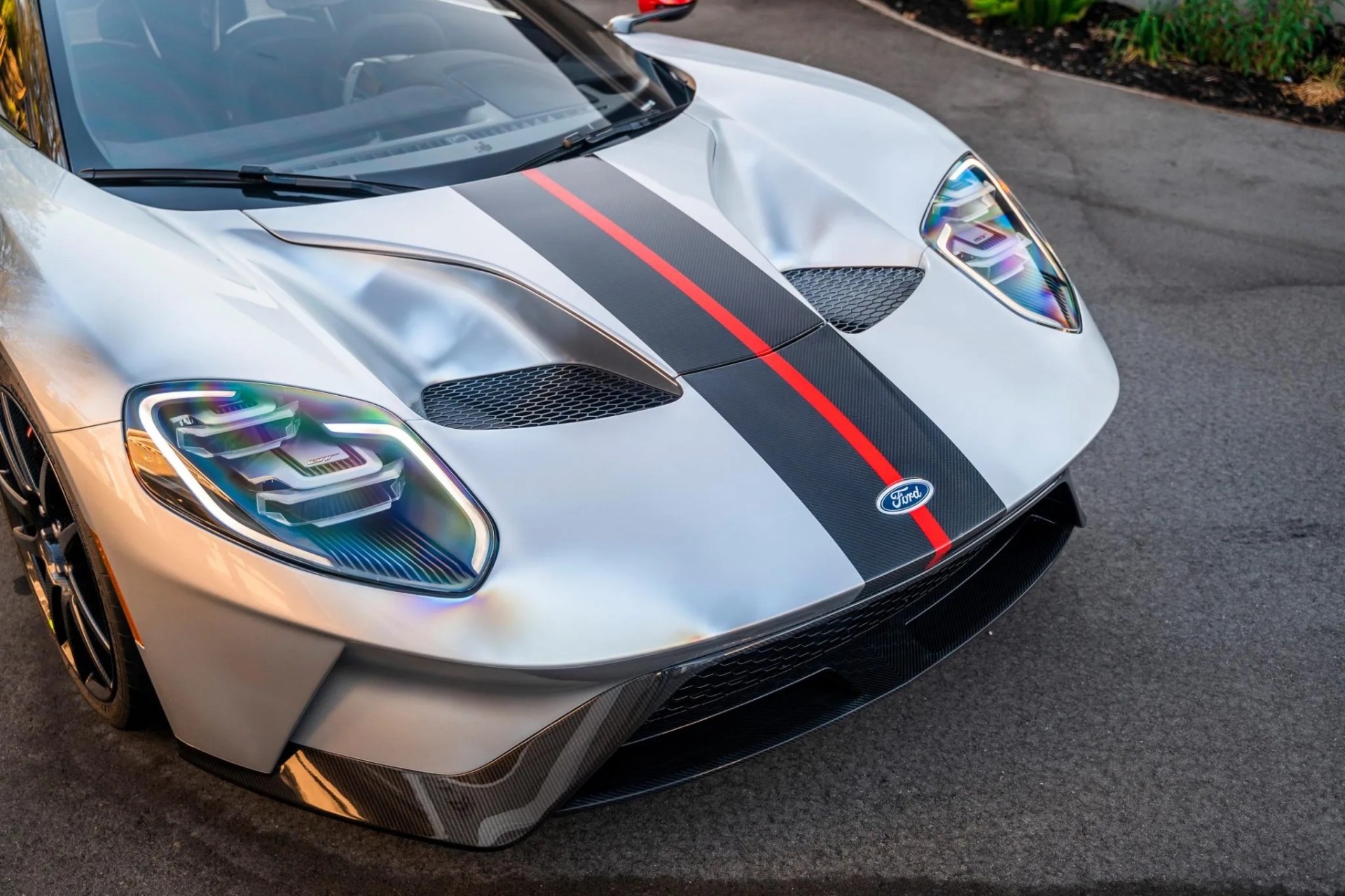 Used-2019-Ford-GT-Carbon-Series-Coupe-ONLY-800-Miles-Exterior-Carbon-Pack-Carbon-Wheels