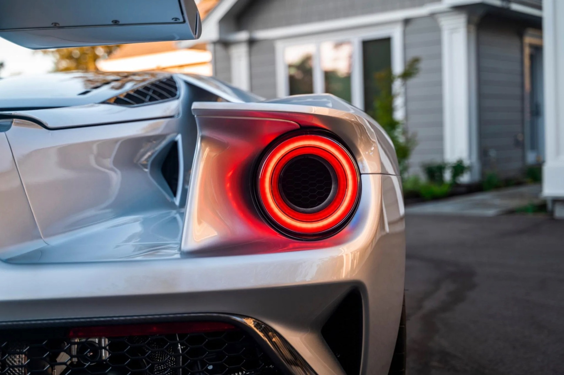 Used-2019-Ford-GT-Carbon-Series-Coupe-ONLY-800-Miles-Exterior-Carbon-Pack-Carbon-Wheels