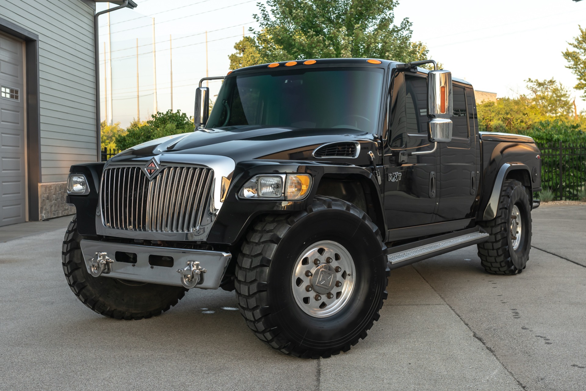 Used-2008-International-MXT-60L-Turbo-Diesel-4x4-Just-Serviced-Custom-Sound-System-46-Military-Tire