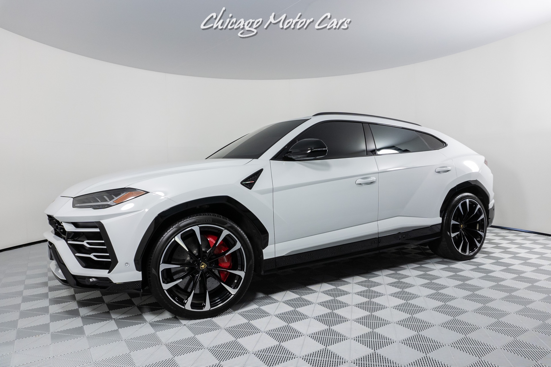Used 2020 Lamborghini Urus STUNNING INTERIOR! REAR ENTERTAINMENT! BANG & OLUFSEN SOUND SYSTEM LOADED! for sale Sold at Chicago Motor Cars in West Chicago IL 60185 1