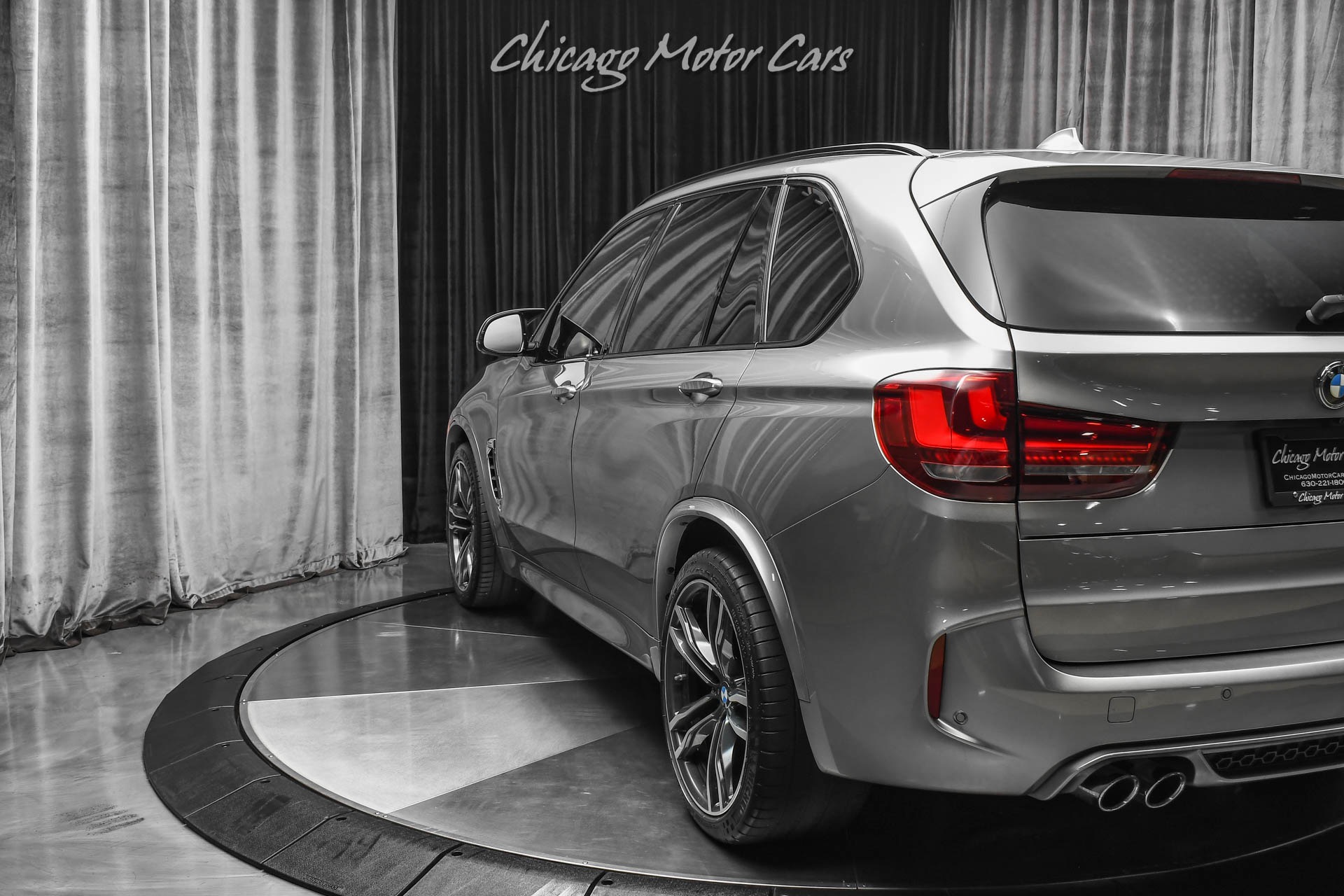 Used-2018-BMW-X5-M-SUV-Executive-Pkg-Night-Vision-Pedestrian-Detection-Carbon-Fiber-Trim