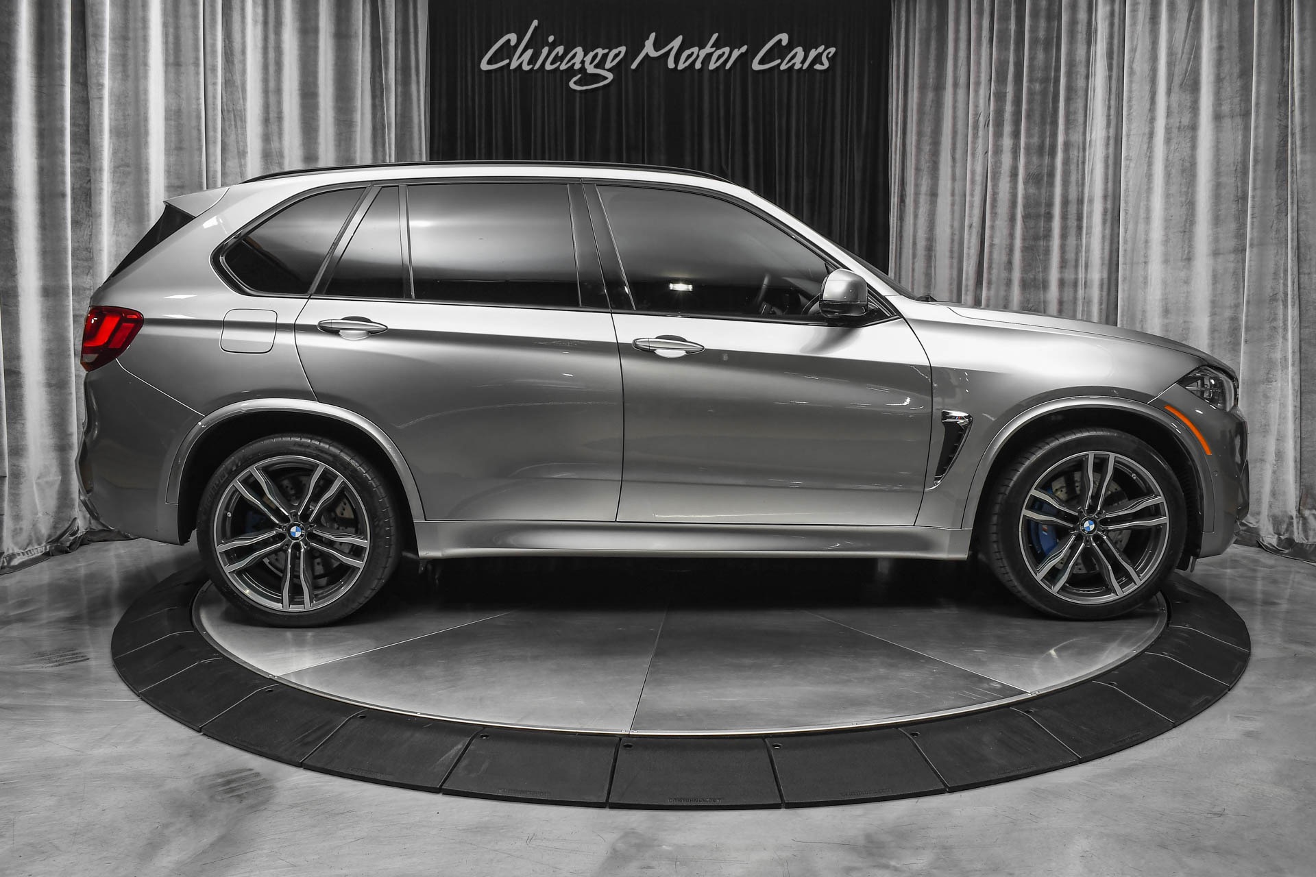 Used-2018-BMW-X5-M-SUV-Executive-Pkg-Night-Vision-Pedestrian-Detection-Carbon-Fiber-Trim