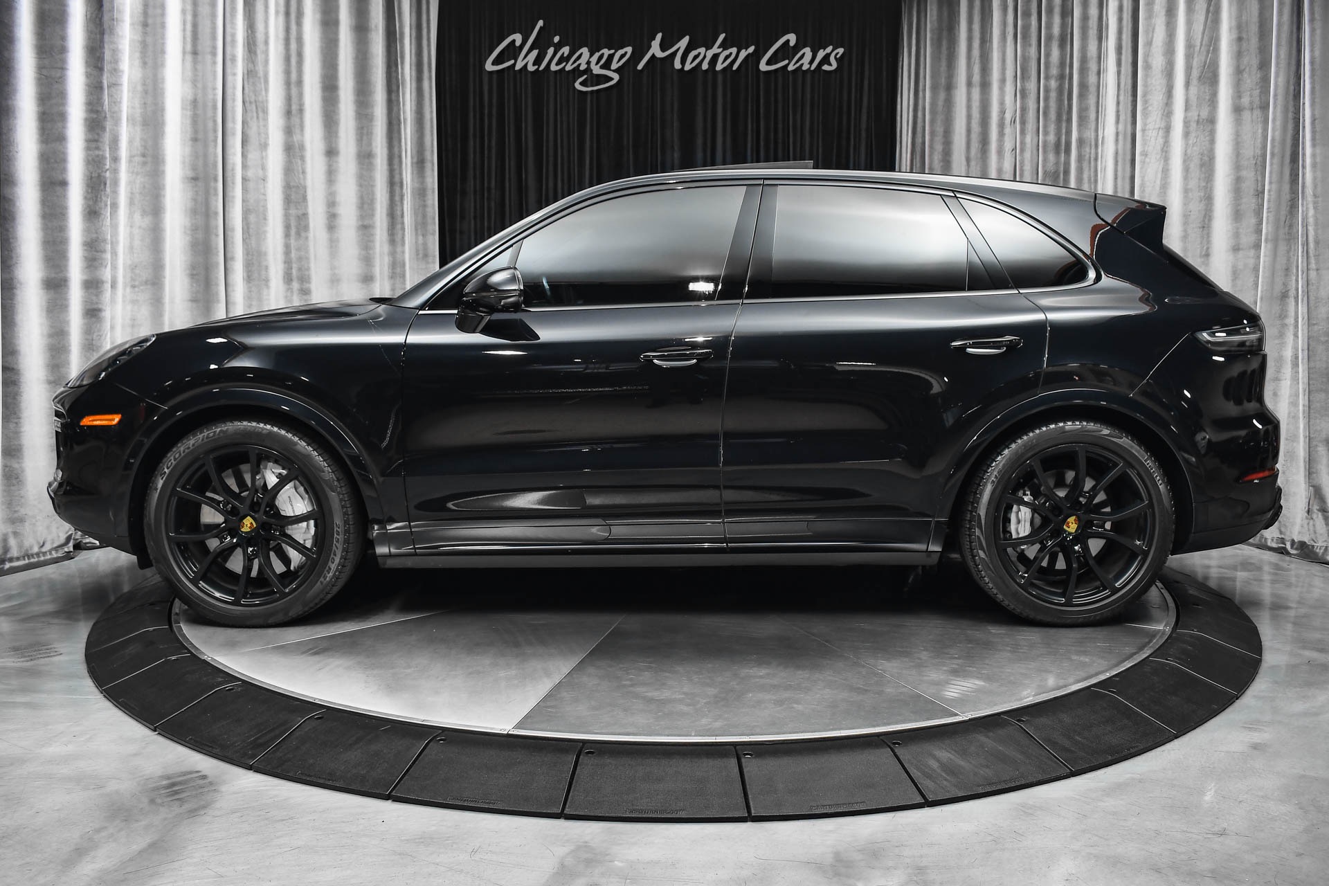 Used-2020-Porsche-Cayenne-Turbo-SUV-Sport-Exhaust-Sport-Chrono-Carbon-Trim-LOADED