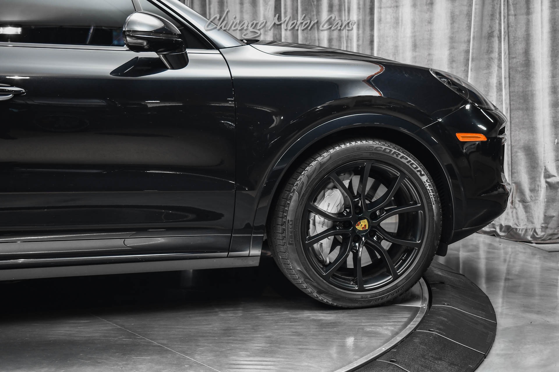 Used-2020-Porsche-Cayenne-Turbo-SUV-Sport-Exhaust-Sport-Chrono-Carbon-Trim-LOADED