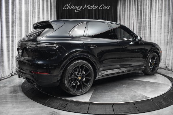 Used-2020-Porsche-Cayenne-Turbo-SUV-Sport-Exhaust-Sport-Chrono-Carbon-Trim-LOADED