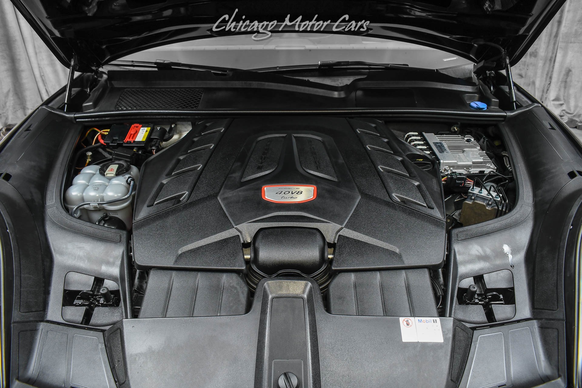 Used-2020-Porsche-Cayenne-Turbo-SUV-Sport-Exhaust-Sport-Chrono-Carbon-Trim-LOADED