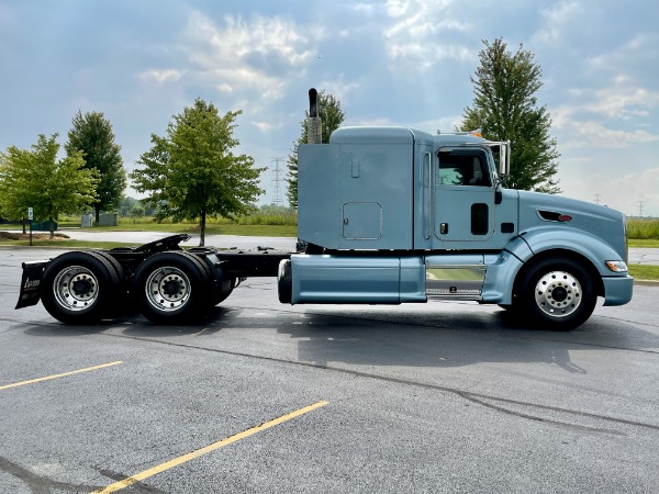 Used-2014-Peterbilt-386-Sleeper---Paccar-MX-13---475-Horsepower---10-Speed-Manual