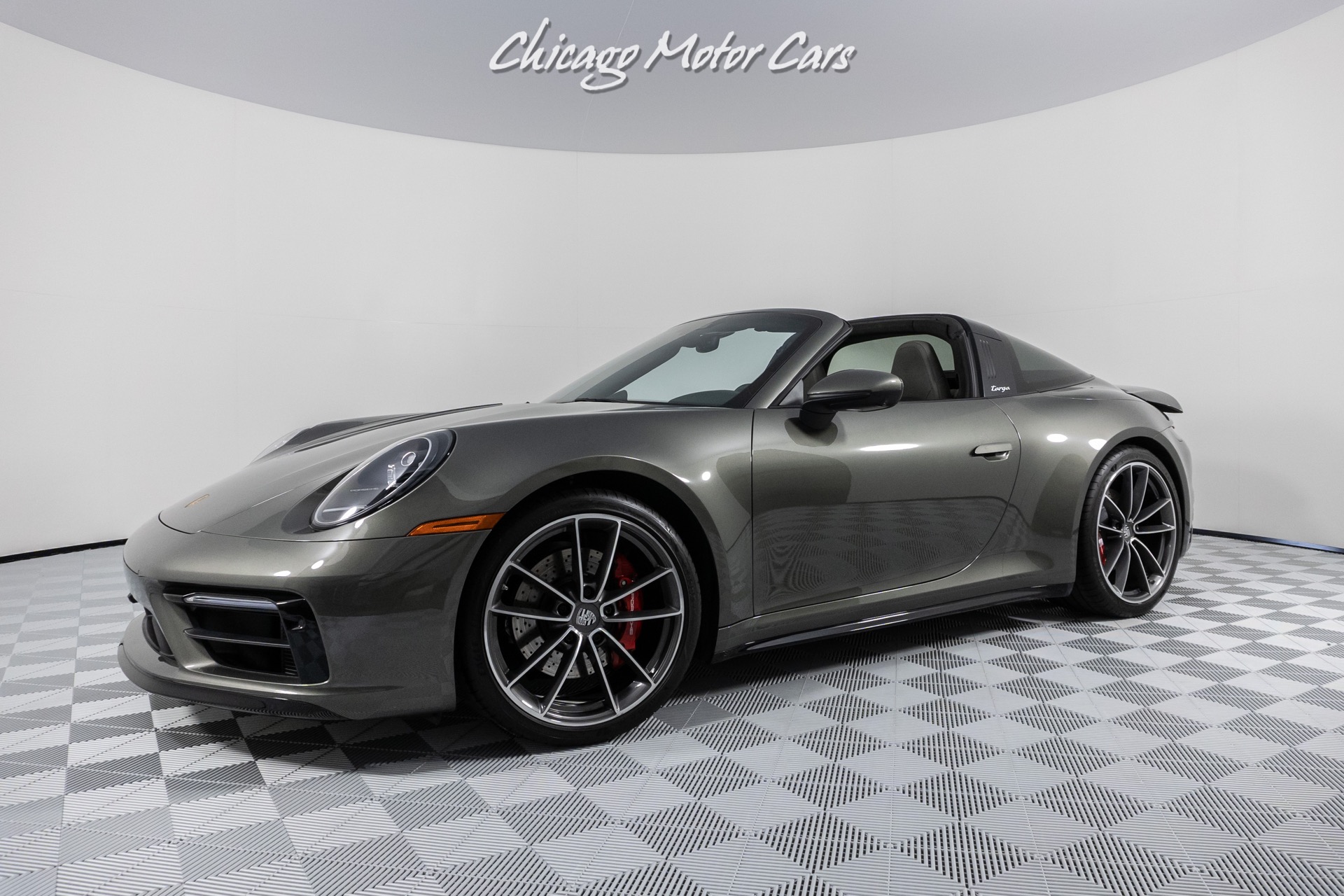 Used-2022-Porsche-911-Targa-4S-PREMIUM-PACKAGE-AGAVE-GREEN-INTERIOR-LOADED