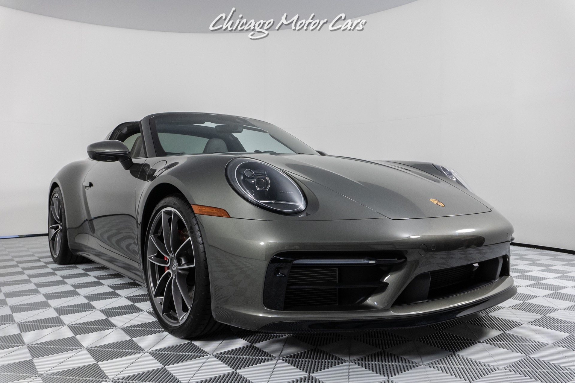 Used-2022-Porsche-911-Targa-4S-PREMIUM-PACKAGE-AGAVE-GREEN-INTERIOR-LOADED