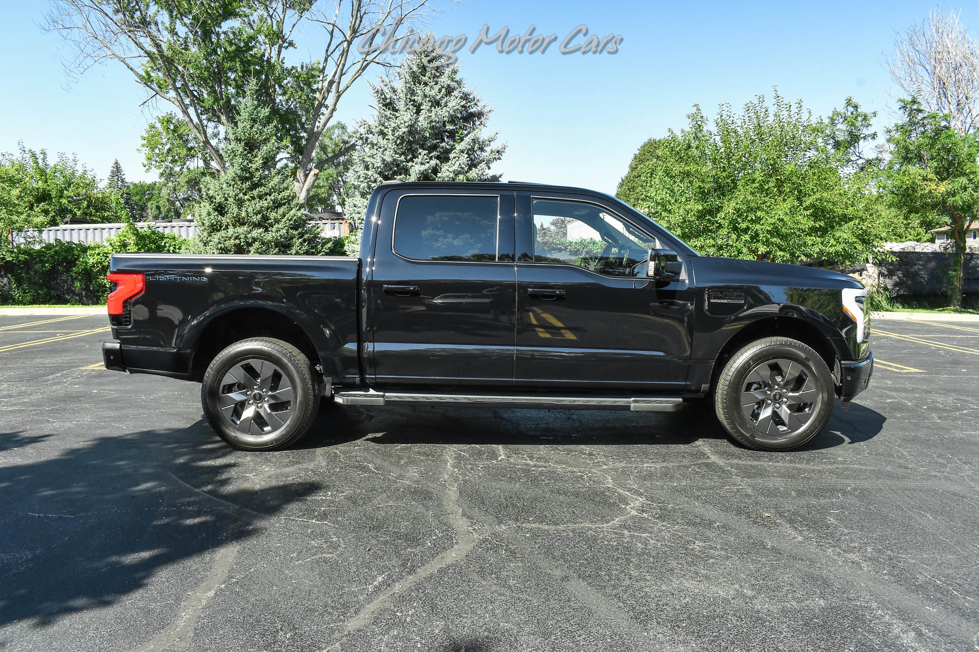 Used-2022-Ford-F-150-Lightning-Lariat-Pickup-ONLY-30-Miles-Extended-Range-4X4-Tow-Pkg