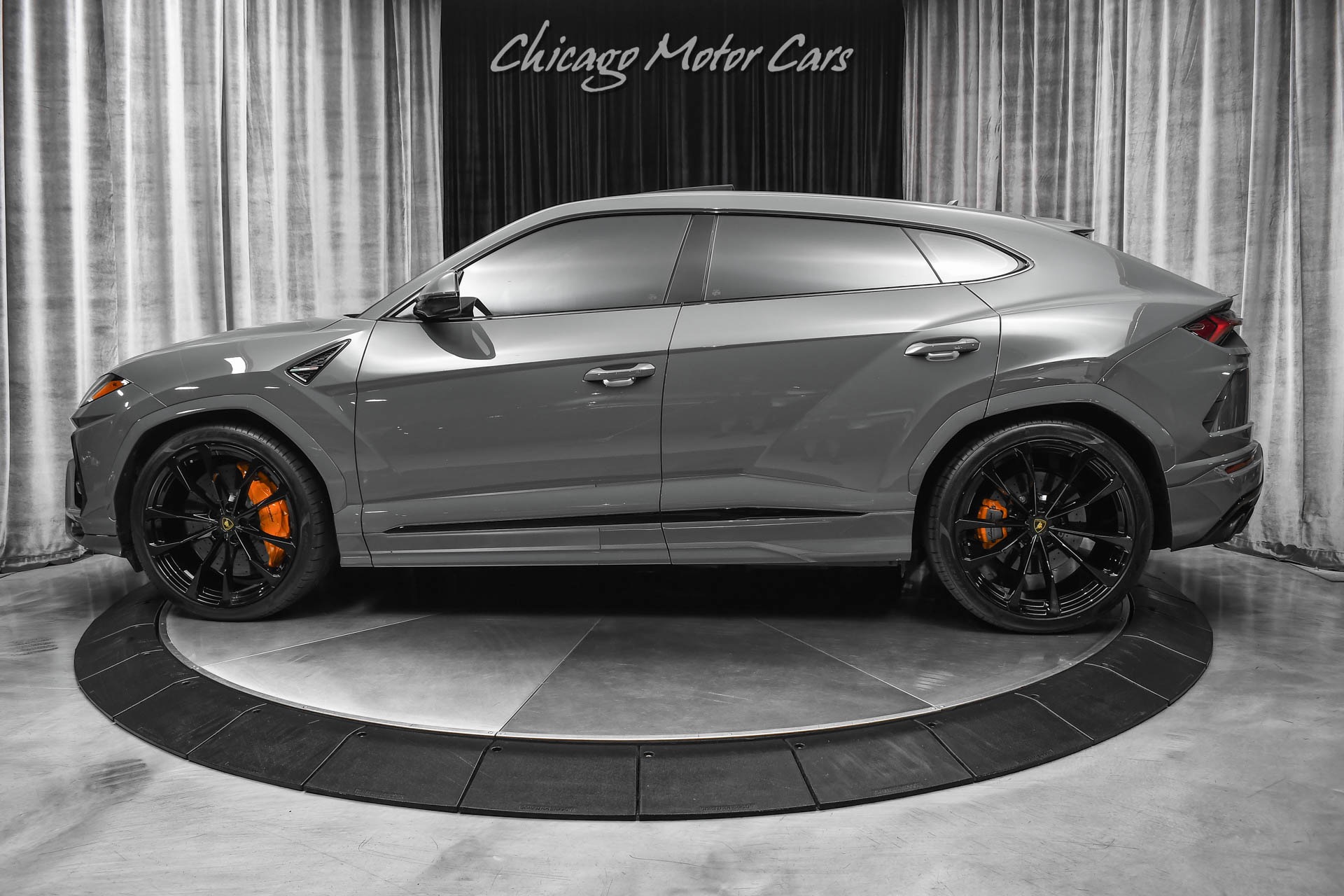 Used-2022-Lamborghini-Urus-SUV-LOADED-HOT-Color-Combo-B-O-3D-Audio-1K-Miles