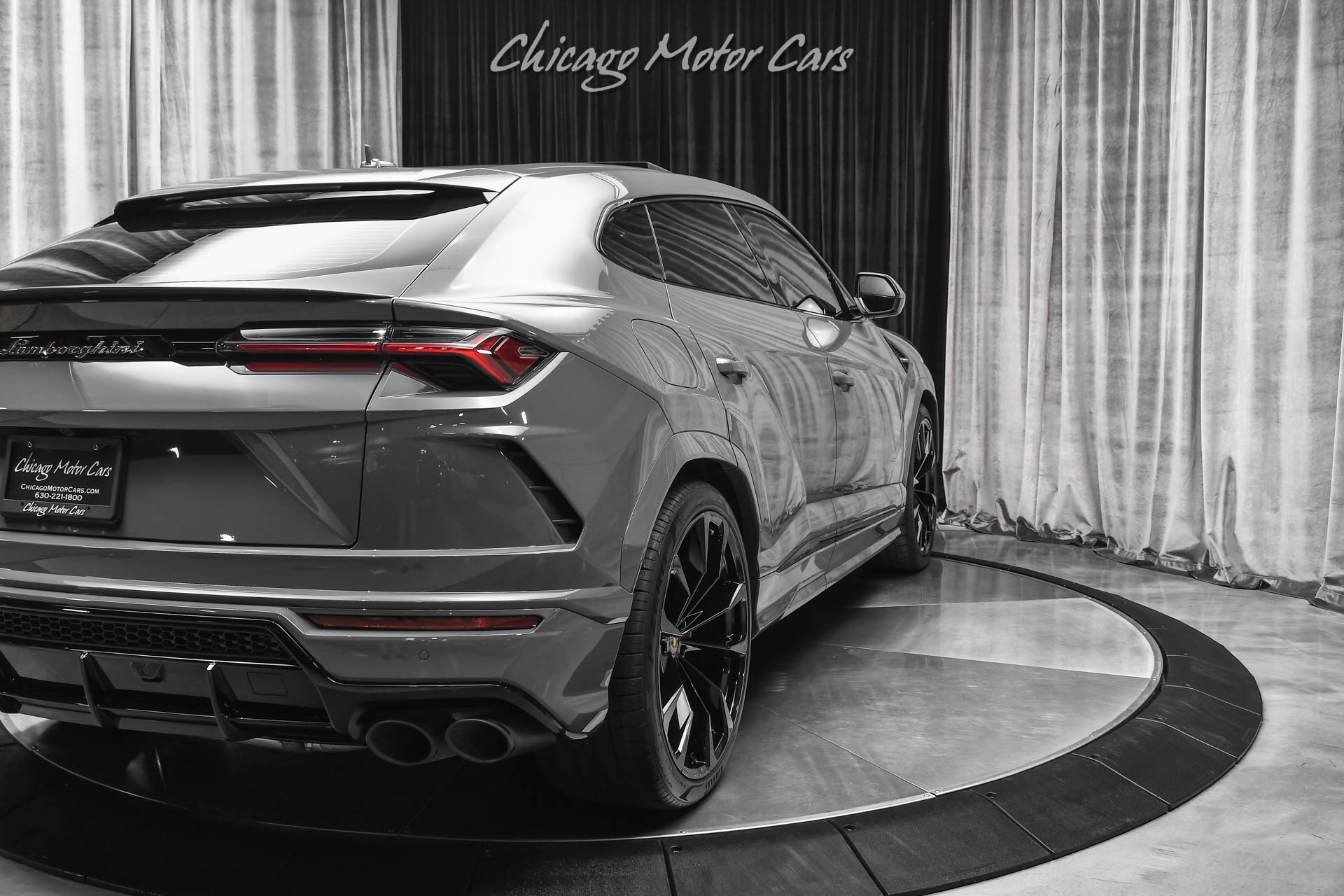 Used-2022-Lamborghini-Urus-SUV-LOADED-HOT-Color-Combo-B-O-3D-Audio-1K-Miles