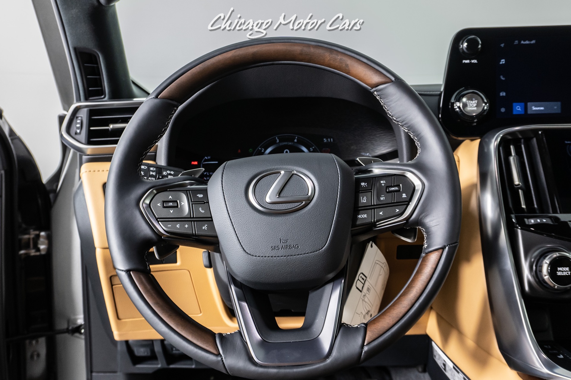 Used-2022-Lexus-LX600-Luxury-ONLY-17-MILES-REAR-SEAT-ENTERTAINMENT-NEW-DESIGN-FOR-2022