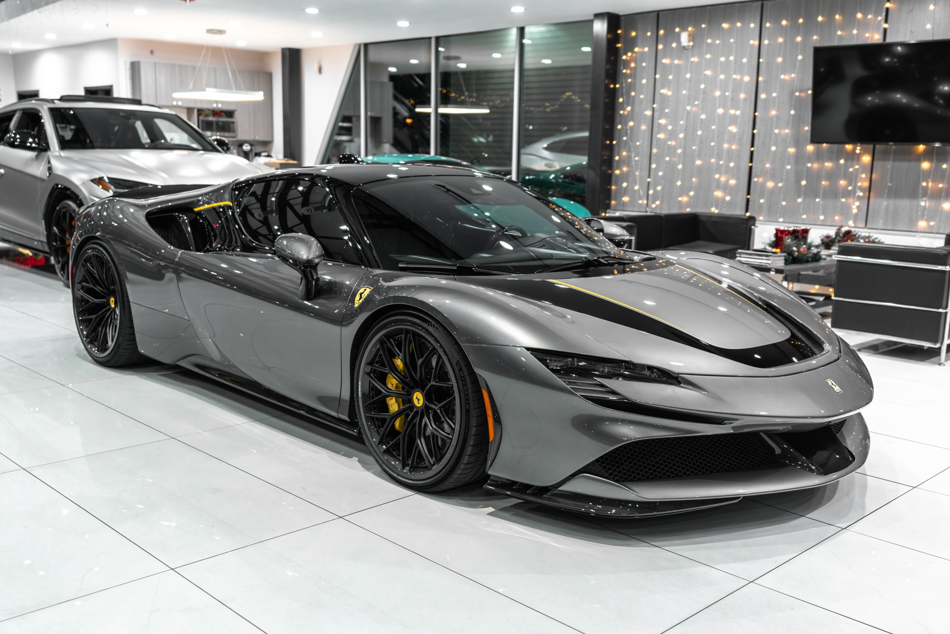 SF90 Assetto Fiorano in Grigio Ferro - Zweitwagen & Motorräder